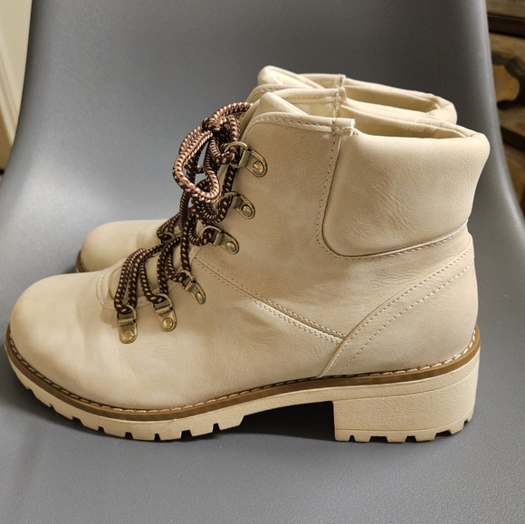 Lace Up Boots - Saint Johns Bay Lakeline - Picture 8 of 16